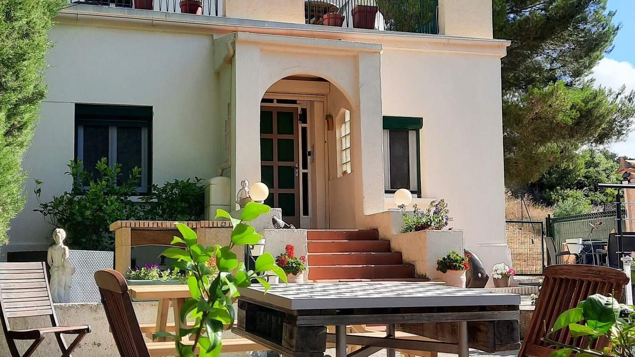 Photo of Patio Balcony in Maury