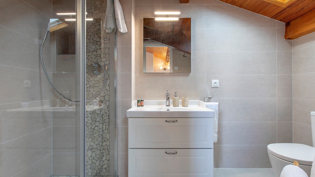 Photo of Bathroom in Lathuile
