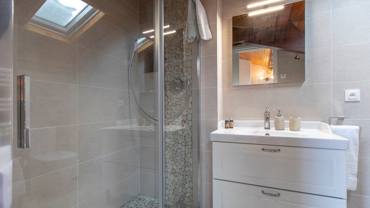 Photo of Bathroom in Lathuile