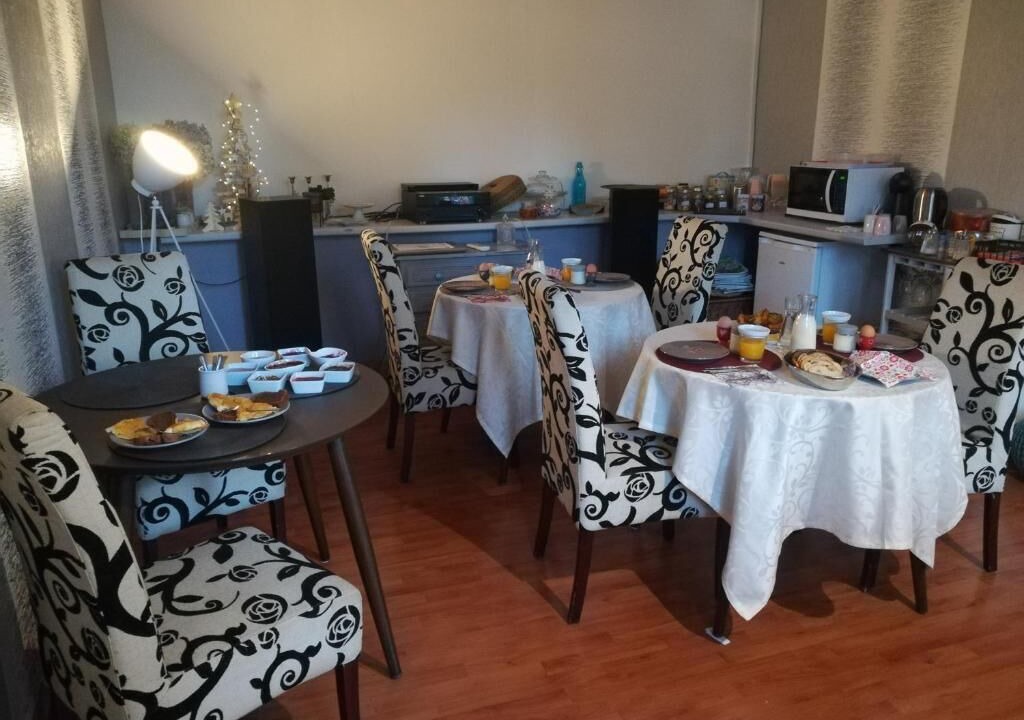 Photo of Others in Crespin