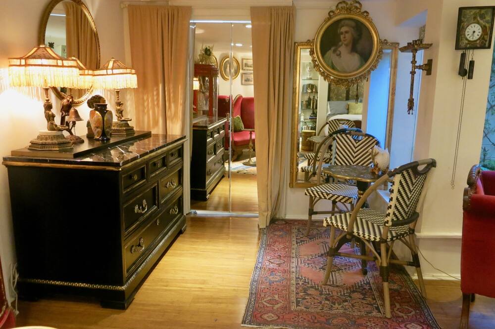 Photo of Livingroom in Pacific Heights