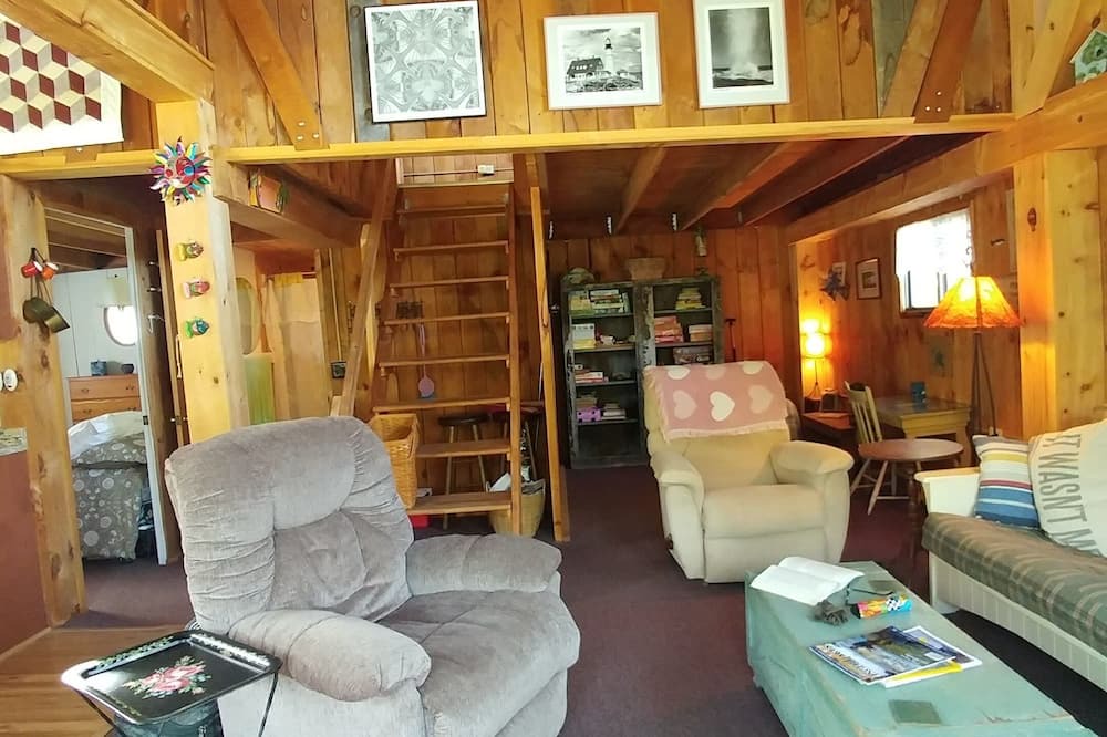 Photo of Livingroom in Rushford Lake