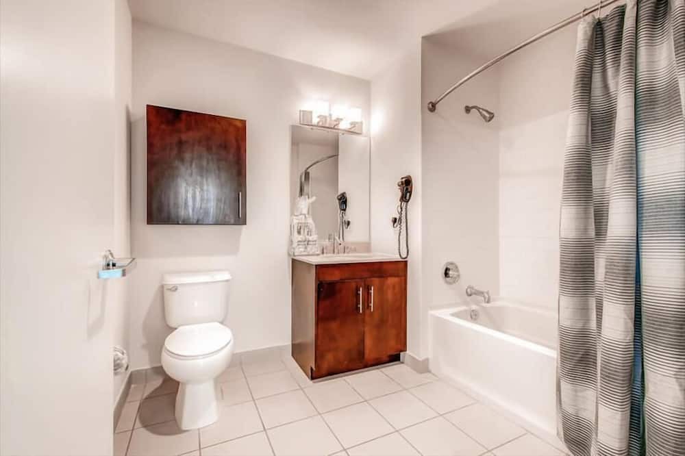 Photo of Bathroom in Hudson Exchange