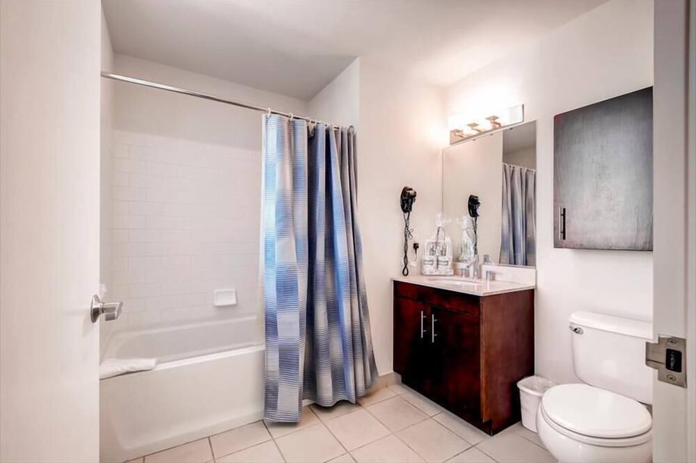 Photo of Bathroom in Hudson Exchange
