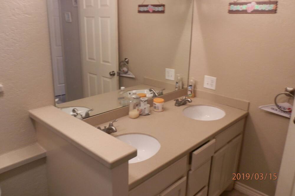 Photo of Bathroom in Palacios