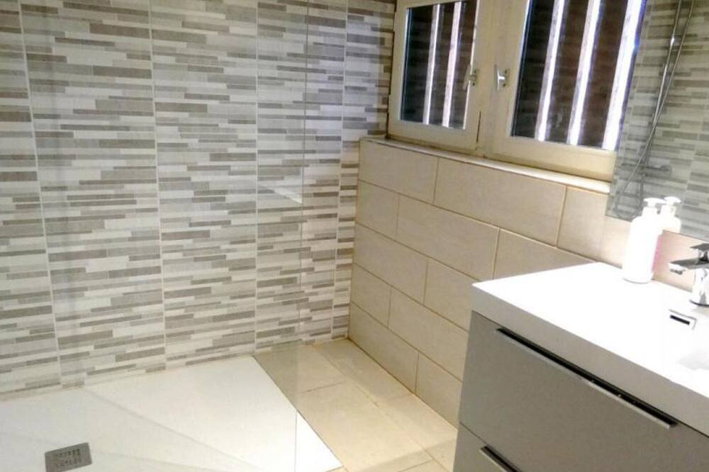 Photo of Others in Callen