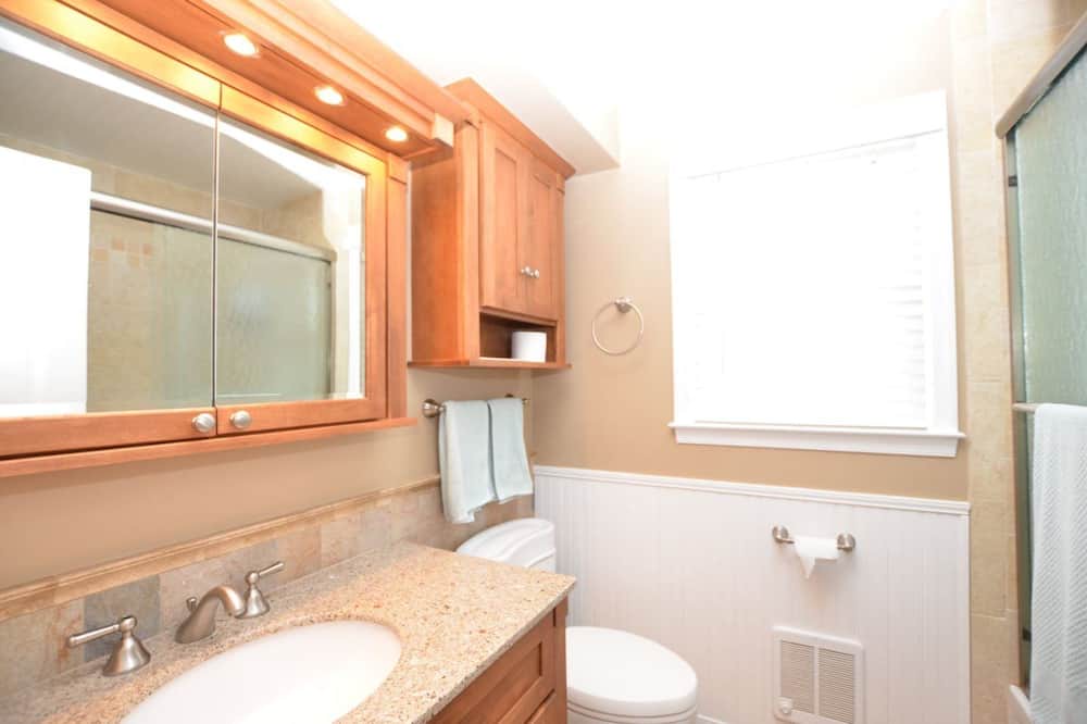 Photo of Bathroom in Gardens