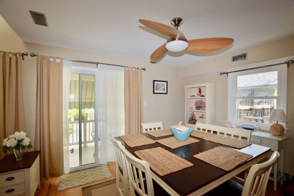 Photo of Livingroom in Gardens