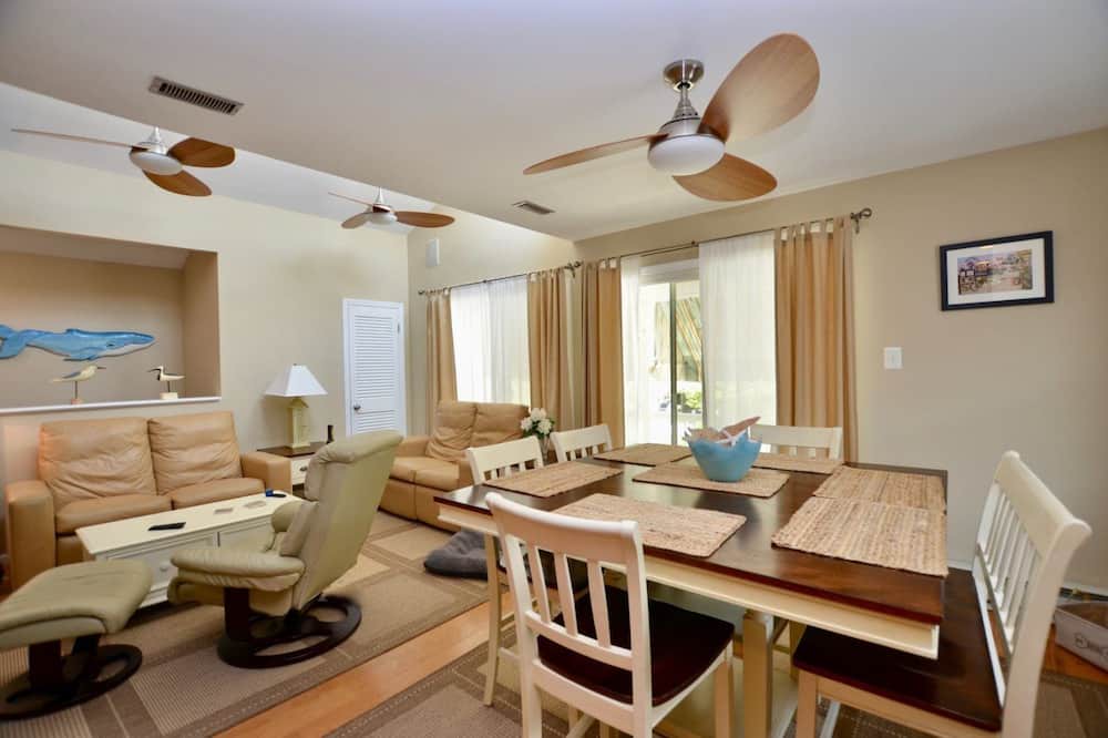 Photo of Livingroom in Gardens