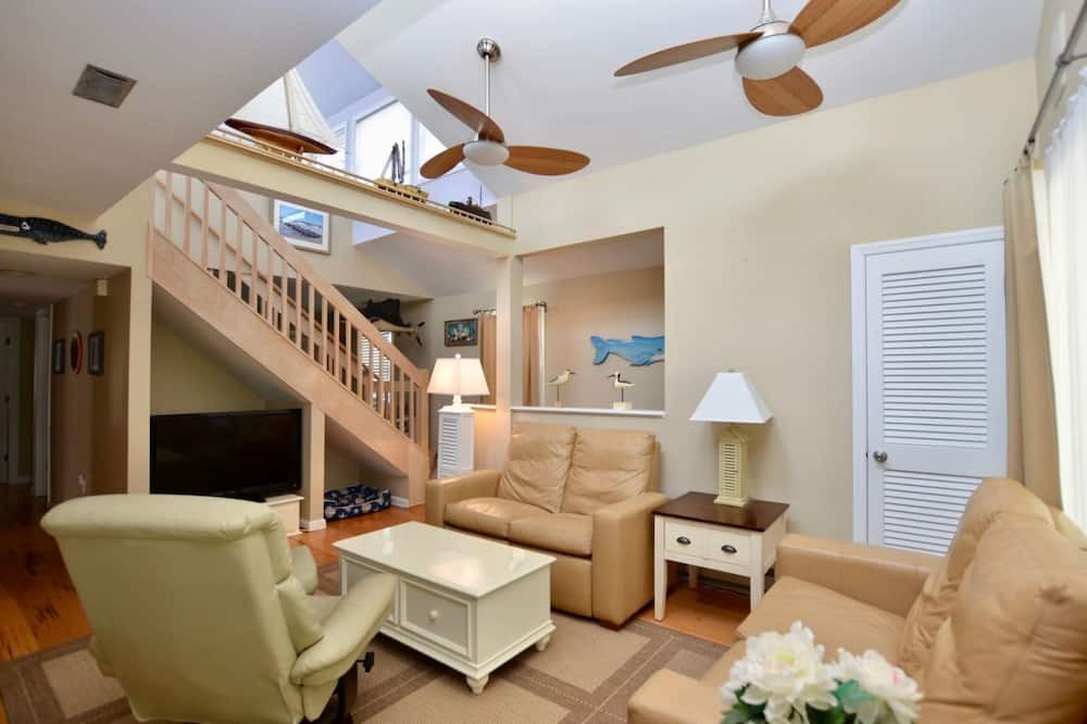 Photo of Livingroom in Gardens