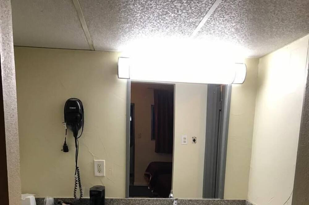 Photo of Bathroom in Perryton