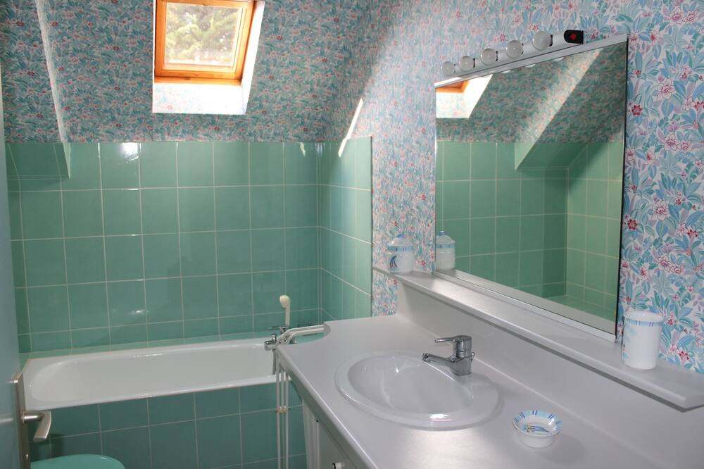 Photo of Bathroom in Saint-Gildas-de-Rhuys