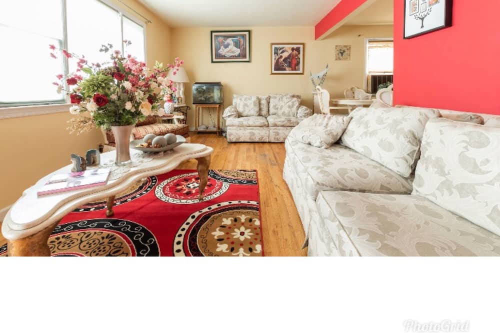 Photo of Others in Linden