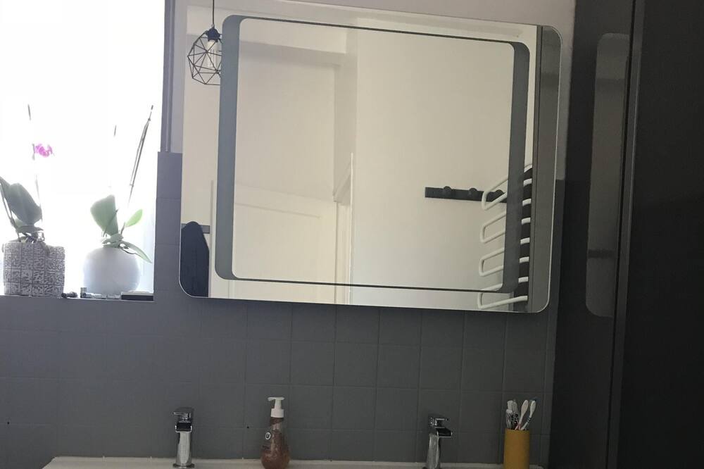 Photo of Bathroom in Bourgueil