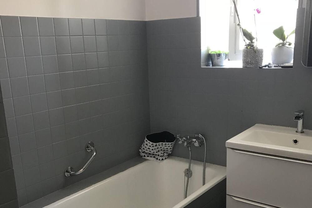 Photo of Bathroom in Bourgueil