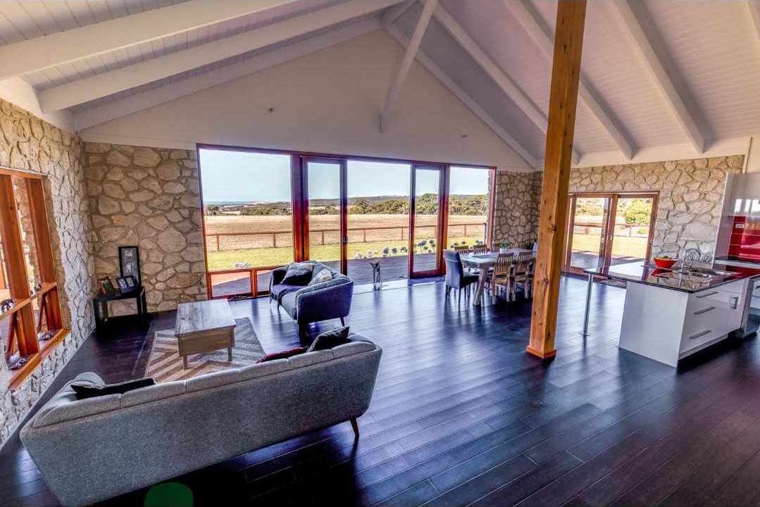 Photo of Livingroom in Duncan