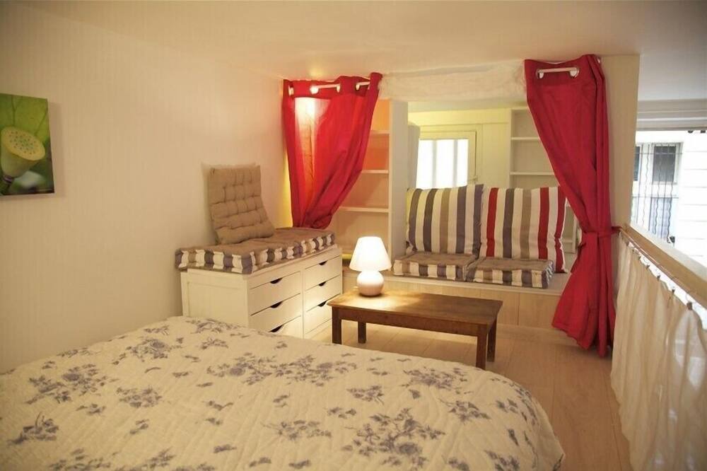 Photo of Bedroom in Quartier des Grandes-Carrieres