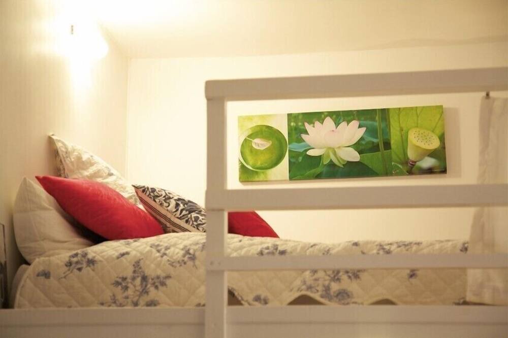 Photo of Bedroom in Quartier des Grandes-Carrieres