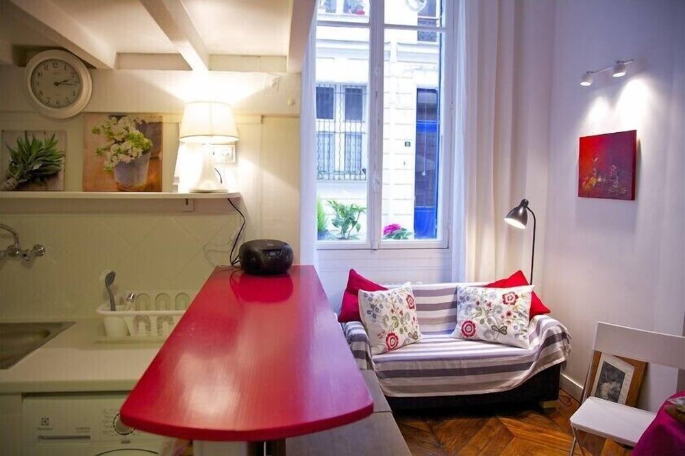 Photo of Kitchen in Quartier des Grandes-Carrieres