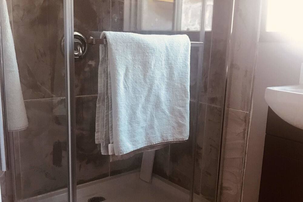 Photo of Bathroom in Saint-Hippolyte