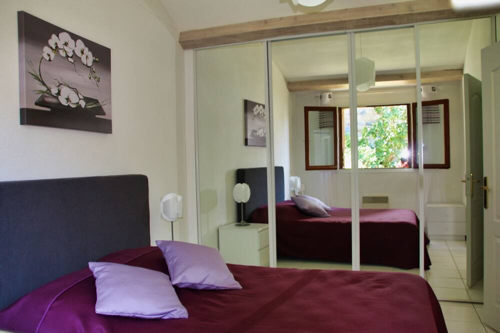 Photo of Bedroom in La Roche-Blanche