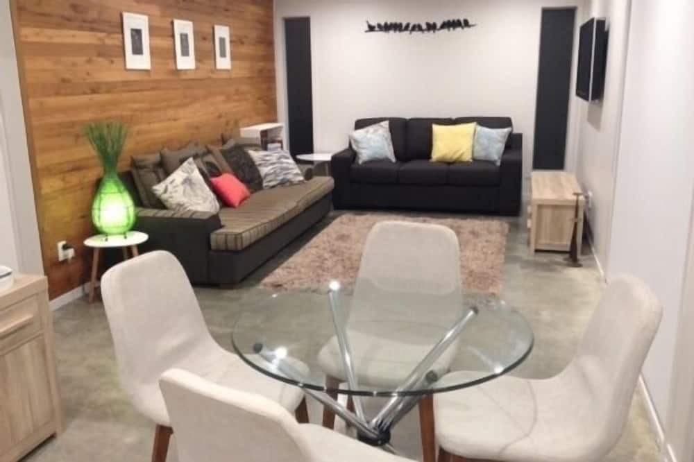 Photo of Others in Surfdale