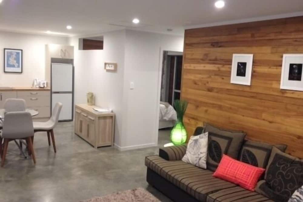 Photo of Others in Surfdale