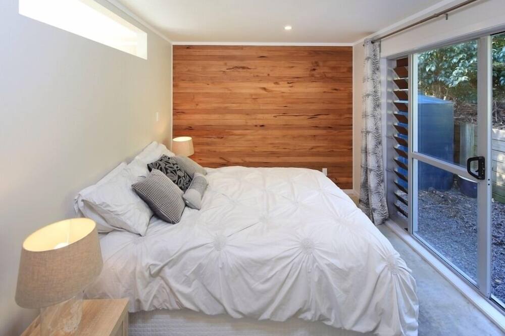 Photo of Others in Surfdale