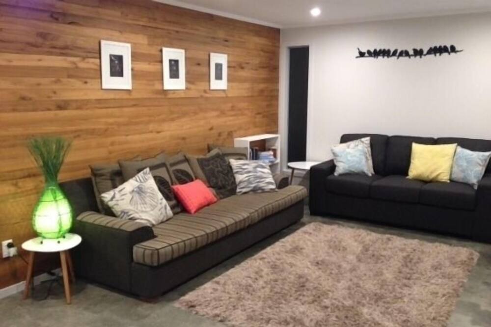 Photo of Others in Surfdale