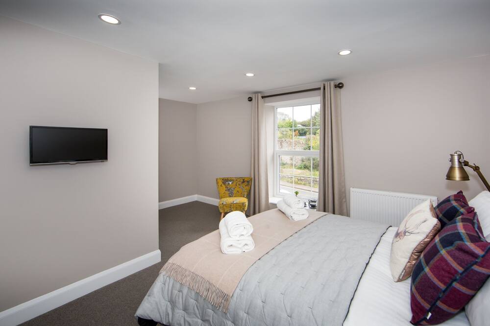 Photo of Bedroom in Redhill