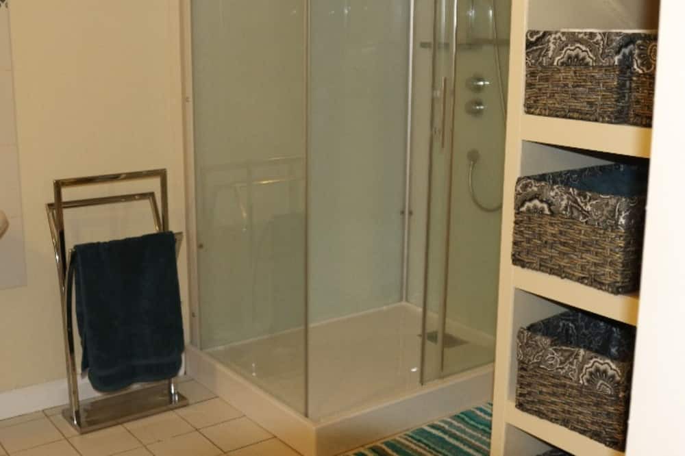 Photo of Bathroom in Langon