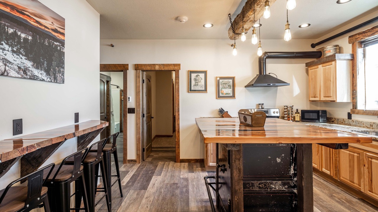 Photo of Bedroom in West Yellowstone