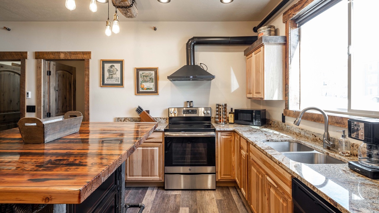 Photo of Bedroom in West Yellowstone