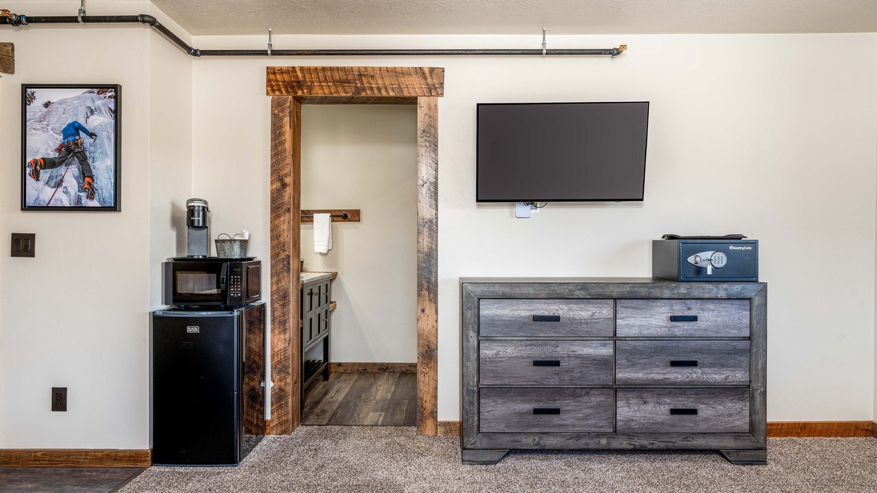 Photo of Bedroom in West Yellowstone