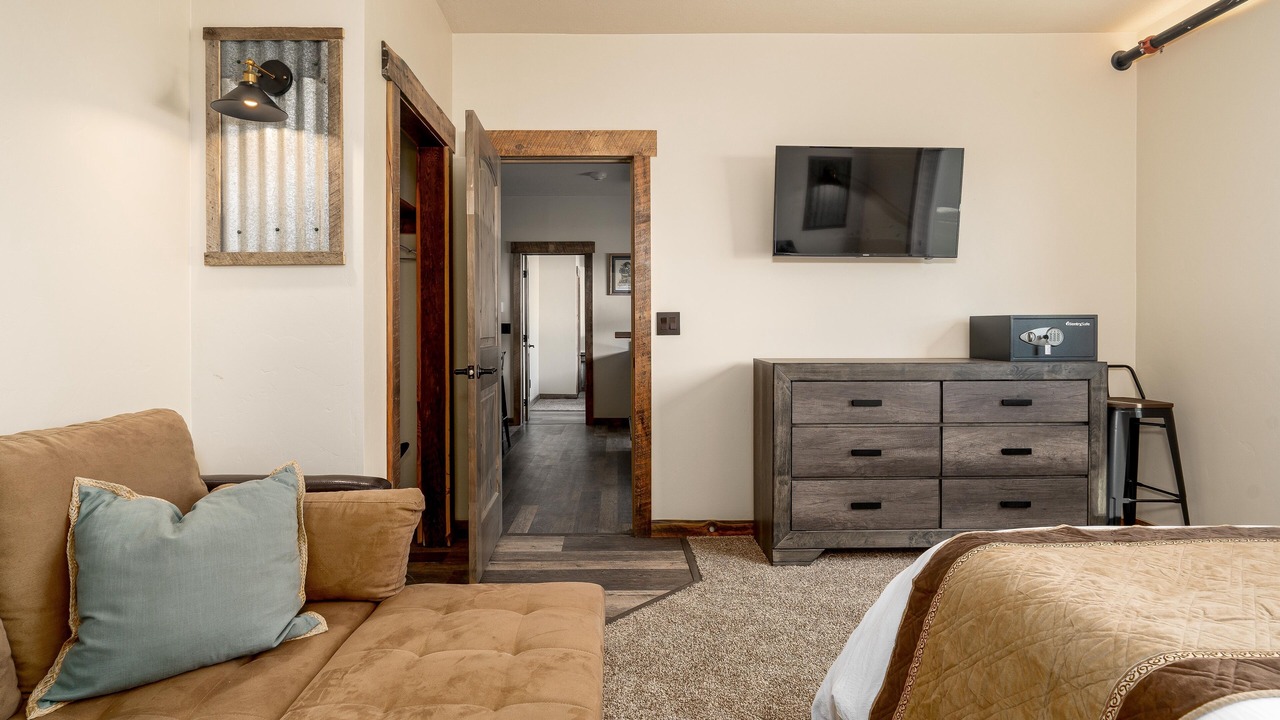 Photo of Bedroom in West Yellowstone