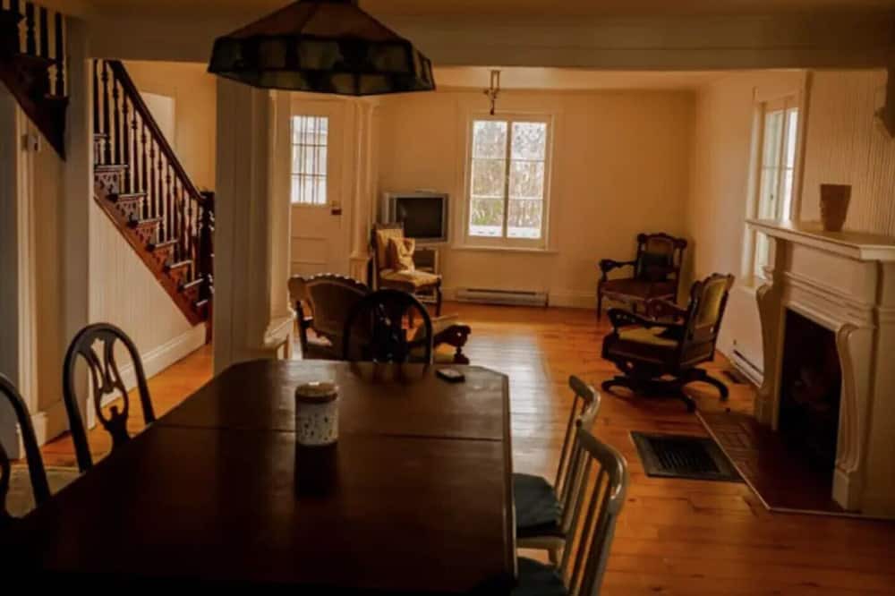 Photo of Livingroom in L'Islet