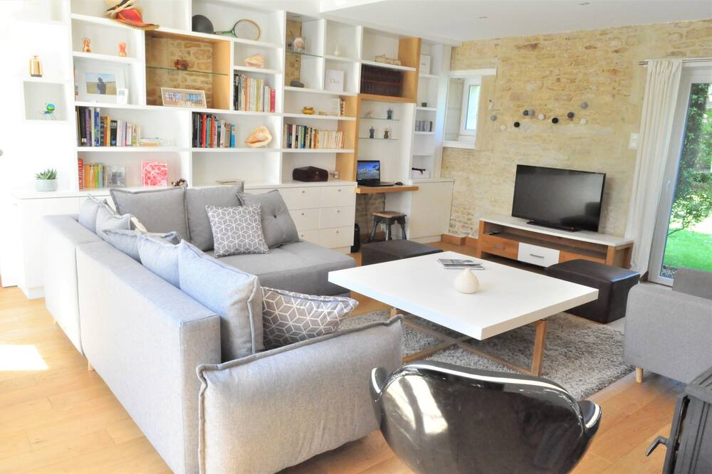 Photo of Livingroom in Saint-Regnobert-de-la-Cote-de-Nacre