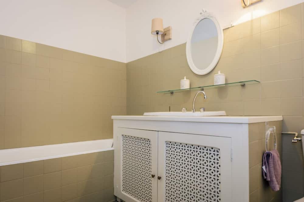 Photo of Bathroom in Sarrazac