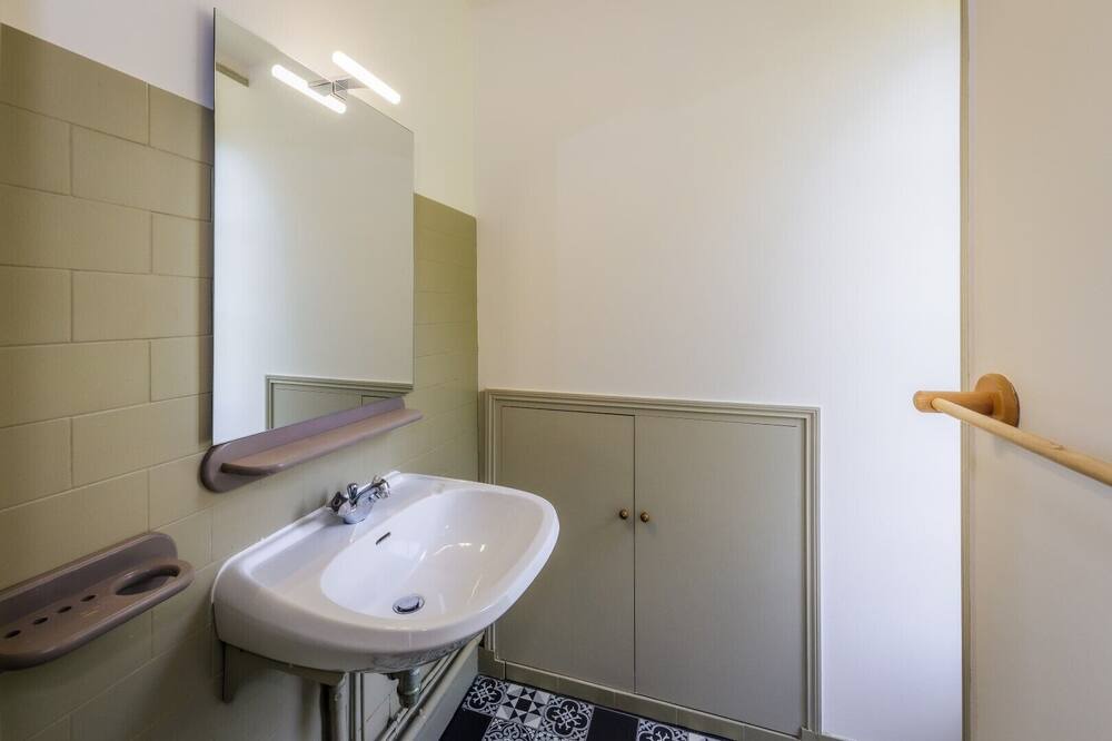 Photo of Bathroom in Sarrazac