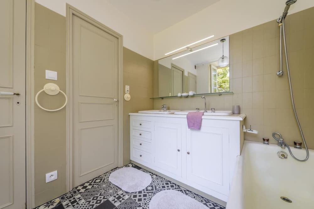 Photo of Others in Sarrazac