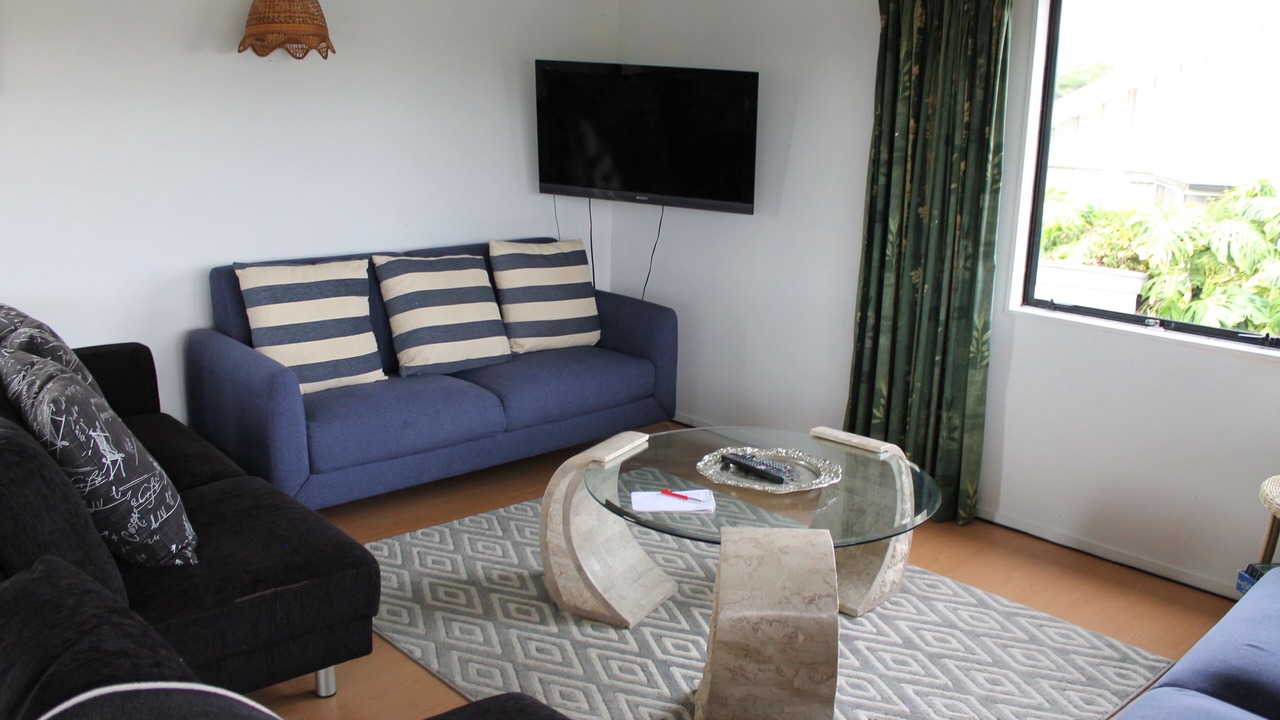 Photo of Others in Raglan