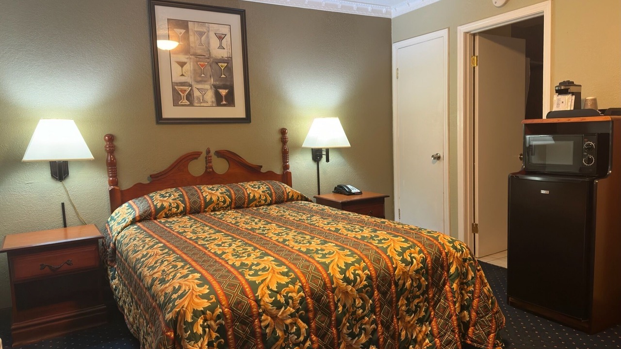 Photo of Bedroom in Willits