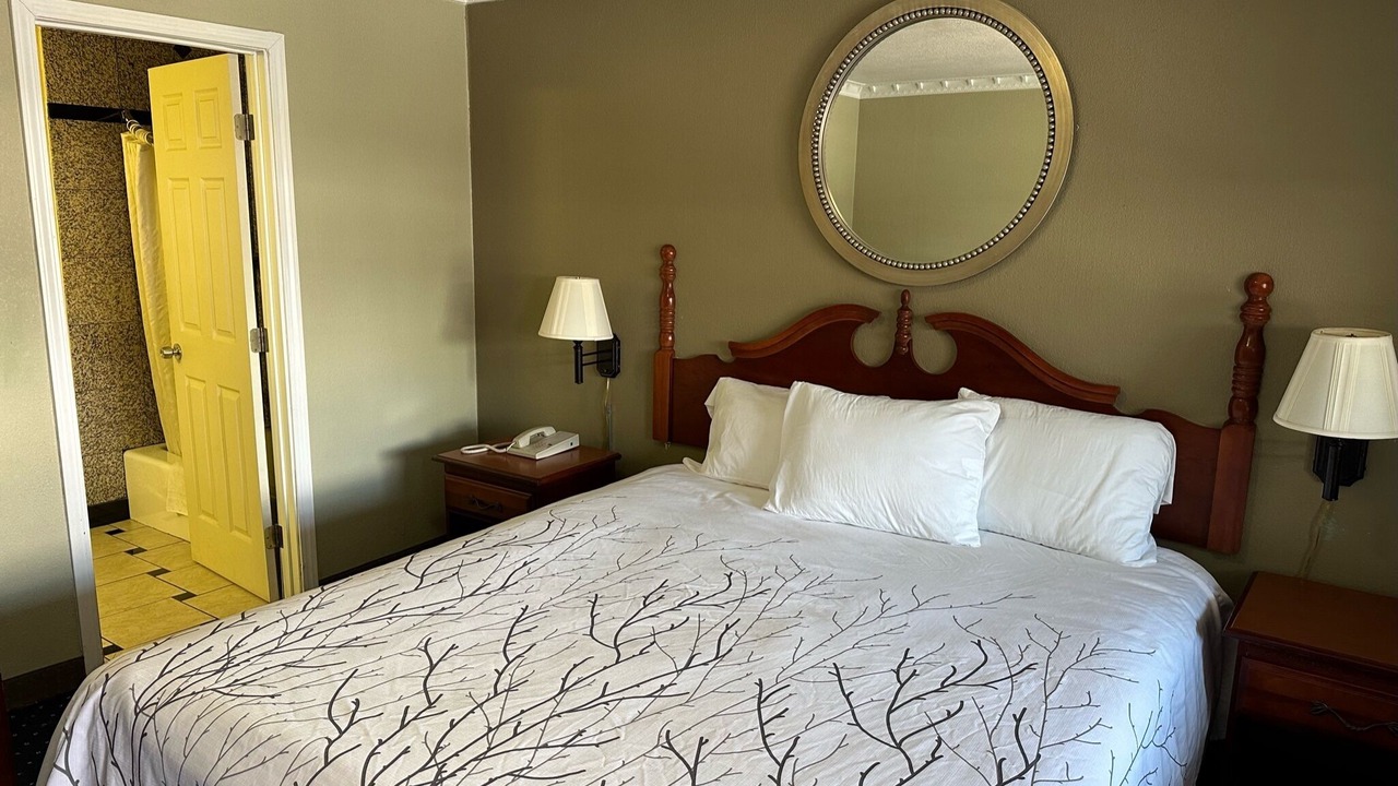 Photo of Bedroom in Willits