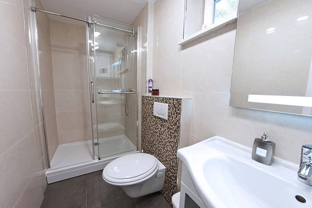 Photo of Bathroom in Plat
