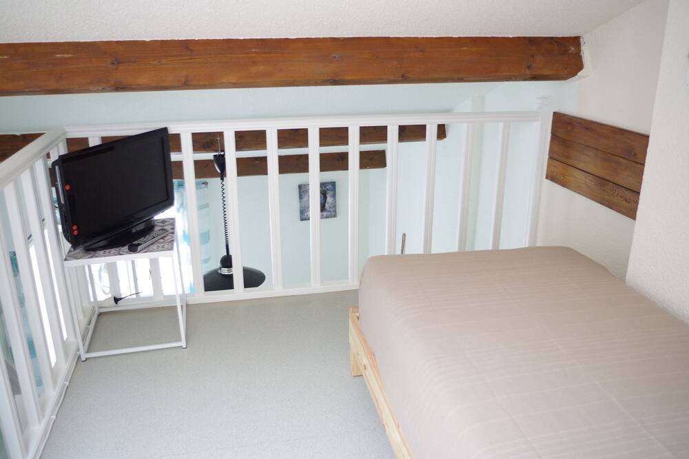 Photo of Bedroom in Portiragnes-Plage