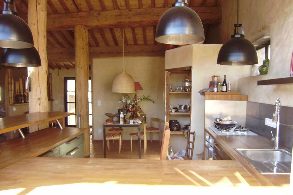 Photo of Kitchen in Villeseque-des-Corbieres