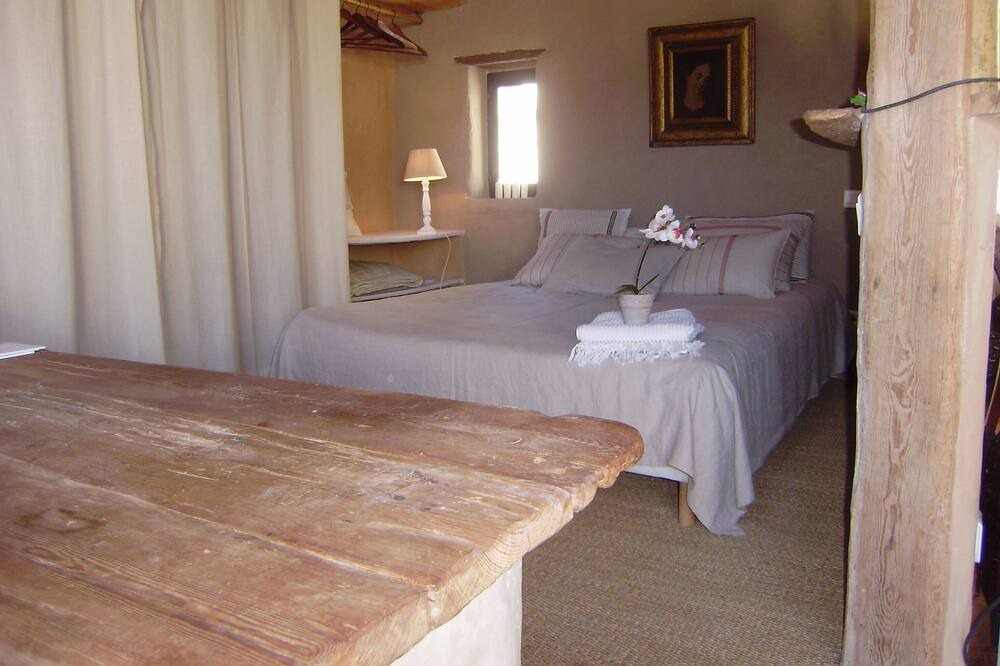 Photo of Bedroom in Villeseque-des-Corbieres