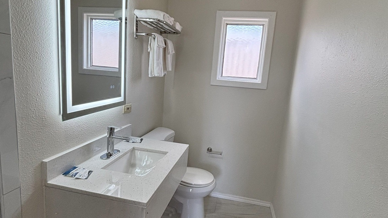 Photo of Bedroom in Clarendon