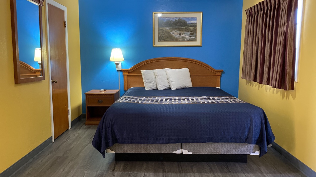 Photo of Bedroom in Clarendon