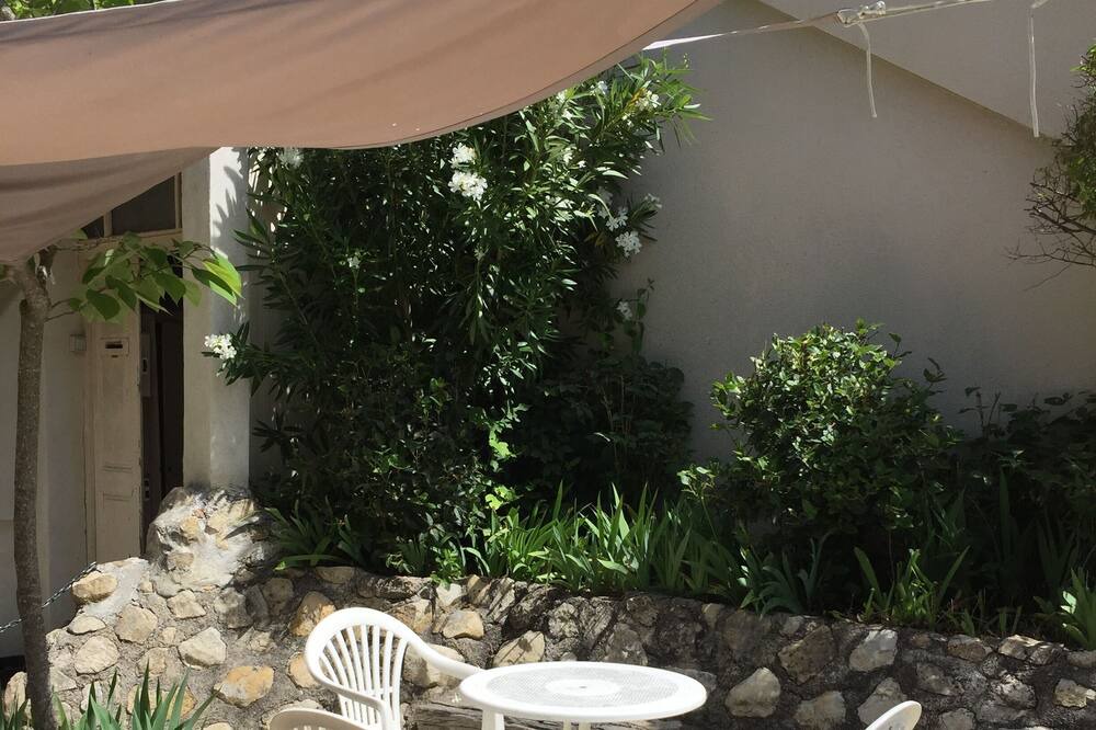 Photo of Patio Balcony in Allegre Les Fumades